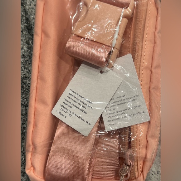 LuLuLemon Athleta Belt Bag 1L Deco Pink - Picture 6 of 13